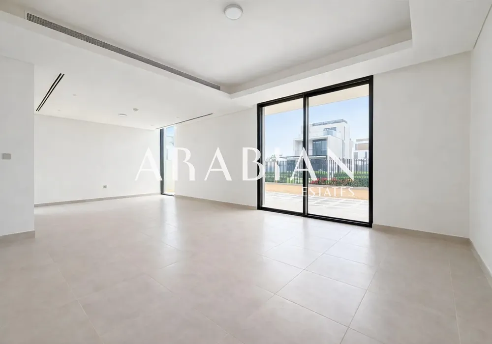 Elie Saab, Arabian Ranches 3, Dubai