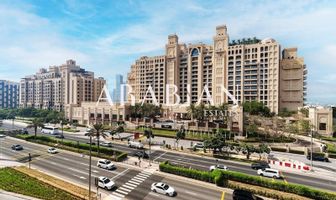 Golden Mile, Palm Jumeirah, Dubai