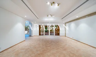 4 bedroom villa to rent - Arabian Estates